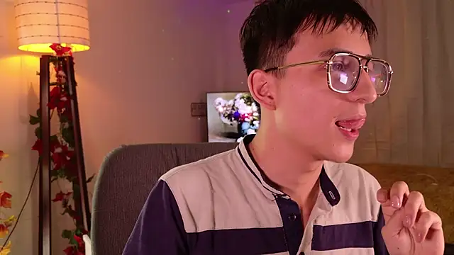 Snapshot of Mr_evan1 chatting on December 28, 2024, 2:32 pm Mr evan1 online show from December 28, 2024, 2:32 pm