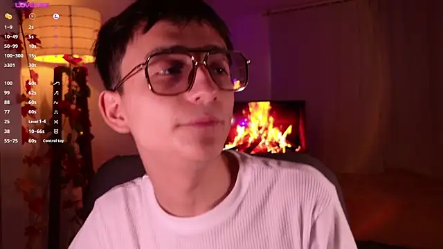 Snapshot of Mr_evan1 chatting on January 3, 2025, 5:42 pm Mr evan1 online show from January 3, 2025, 5:42 pm