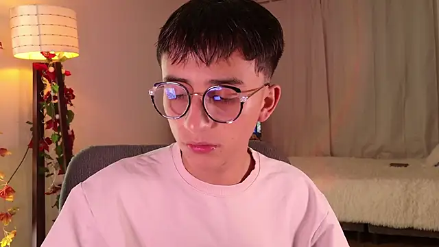 Snapshot of Mr_evan1 chatting on January 29, 2025, 2:21 pm Mr evan1 online show from January 29, 2025, 2:21 pm