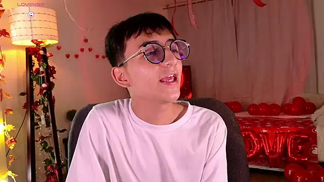 Snapshot of Mr_evan1 chatting on February 14, 2025, 3:05 pm Mr evan1 online show from February 14, 2025, 3:05 pm