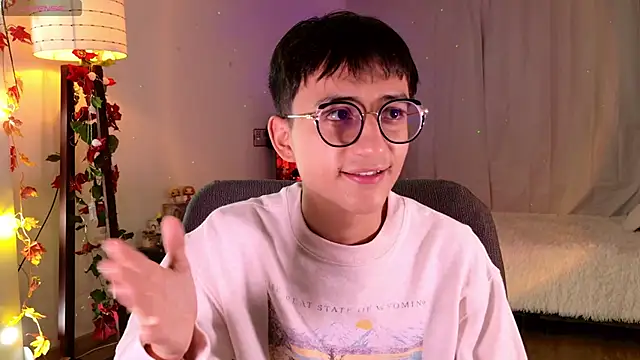 Snapshot of Mr_evan1 chatting on February 17, 2025, 1:21 pm Mr evan1 online show from February 17, 2025, 1:21 pm