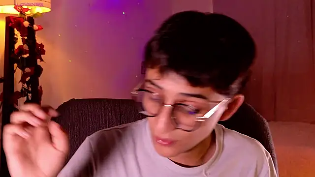Snapshot of Mr_evan1 chatting on February 17, 2025, 7:31 pm Mr evan1 online show from February 17, 2025, 7:31 pm