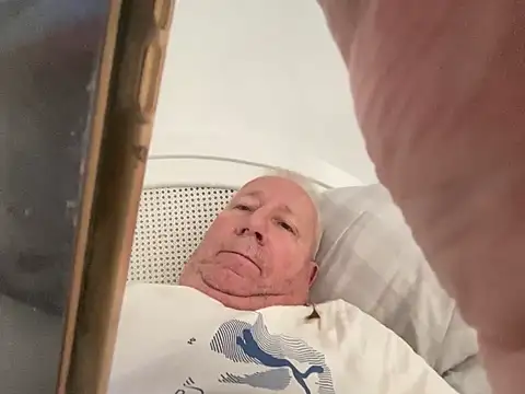 Bossinmidd12 online show from January 23, 2025, 9:50 am