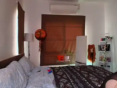 juicyshow  online show from October 15, 2025, 1:06 am