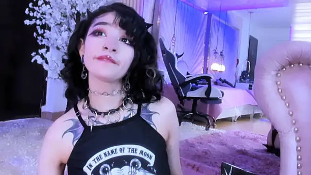 zephirahabney online show from February 17, 2025, 5:10 pm