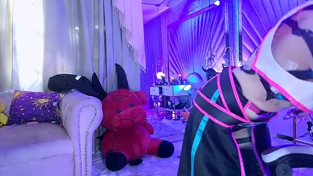 zephirahabney online show from February 8, 2026, 3:37 pm