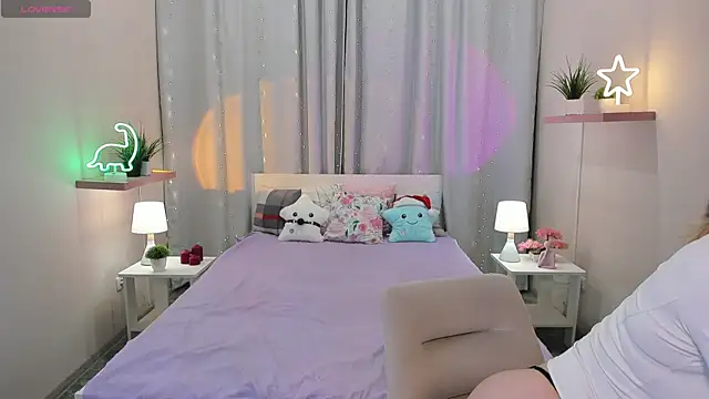 Snapshot of TiffanyBatson chatting on December 5, 2024, 5:37 am TiffanyBatson online show from December 5, 2024, 5:37 am