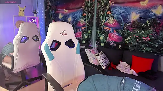 Snapshot of TiffanyBatson chatting on December 21, 2024, 7:24 am TiffanyBatson online show from December 21, 2024, 7:24 am