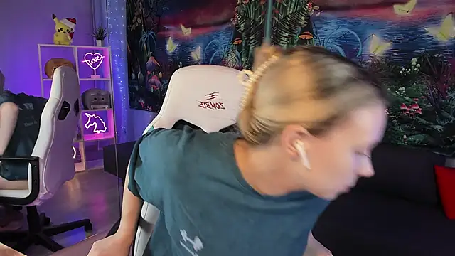 Snapshot of TiffanyBatson chatting on January 15, 2025, 7:37 am TiffanyBatson online show from January 15, 2025, 7:37 am