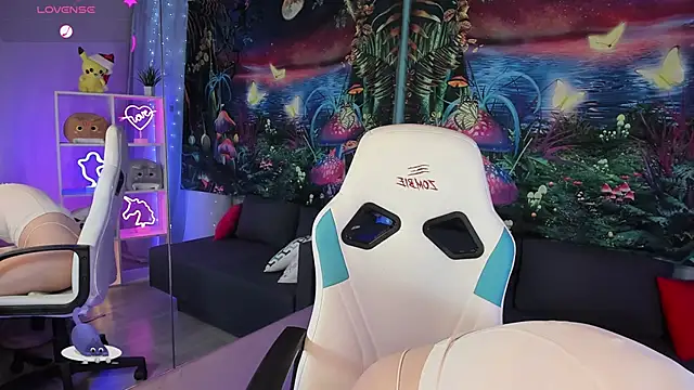 Snapshot of TiffanyBatson chatting on January 21, 2025, 11:35 am TiffanyBatson online show from January 21, 2025, 11:35 am