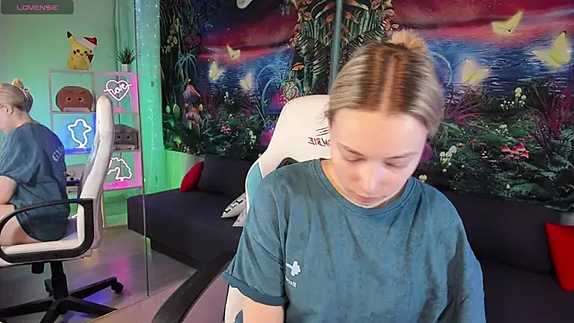 Snapshot of TiffanyBatson chatting on January 28, 2025, 5:32 am TiffanyBatson online show from January 28, 2025, 5:32 am