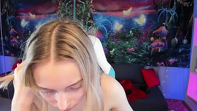 Snapshot of TiffanyBatson chatting on January 30, 2025, 11:22 am TiffanyBatson online show from January 30, 2025, 11:22 am