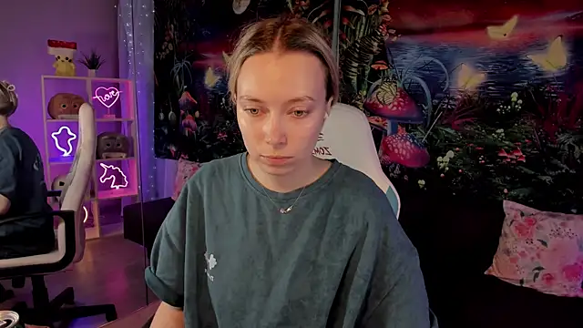 Snapshot of TiffanyBatson chatting on February 8, 2025, 6:22 am TiffanyBatson online show from February 8, 2025, 6:22 am