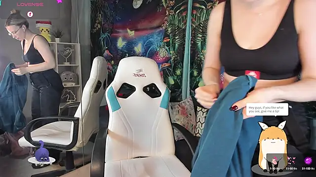 Snapshot of TiffanyBatson chatting on February 12, 2025, 2:32 pm TiffanyBatson online show from February 12, 2025, 2:32 pm