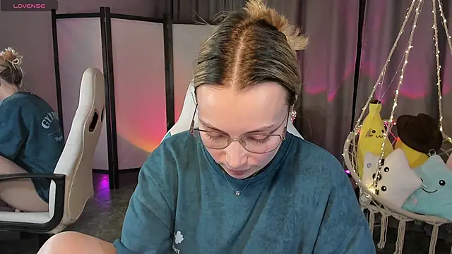 Snapshot of TiffanyBatson chatting on February 13, 2025, 8:06 am TiffanyBatson online show from February 13, 2025, 8:06 am