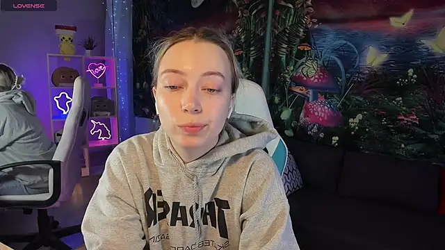 Snapshot of TiffanyBatson chatting on February 20, 2025, 7:01 am TiffanyBatson online show from February 20, 2025, 7:01 am