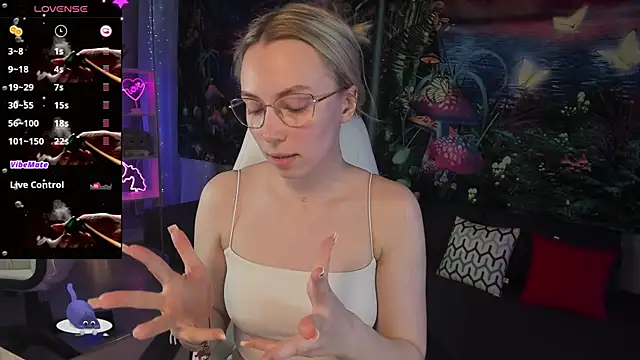 Snapshot of TiffanyBatson chatting on March 10, 2025, 10:15 am TiffanyBatson online show from March 10, 2025, 10:15 am