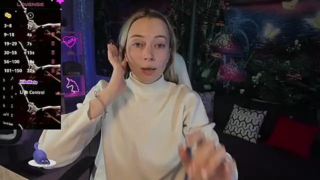 Snapshot of TiffanyBatson chatting on March 11, 2025, 6:32 am TiffanyBatson online show from March 11, 2025, 6:32 am