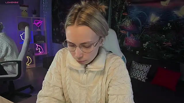 Snapshot of TiffanyBatson chatting on March 12, 2025, 4:19 am TiffanyBatson online show from March 12, 2025, 4:19 am