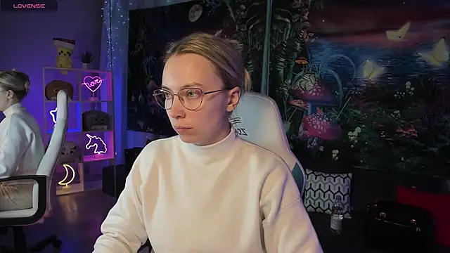 Snapshot of TiffanyBatson chatting on March 20, 2025, 8:31 am TiffanyBatson online show from March 20, 2025, 8:31 am