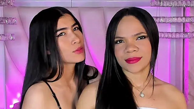 Snapshot of siara_and_zoe chatting on May 13, 2026, 10:49 pm siara and zoe online show from May 13, 2026, 10:49 pm