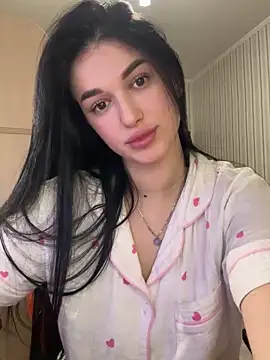 Julietta a online show from January 21, 2025, 3:32 pm