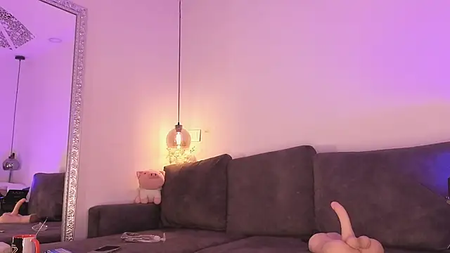 Isabella francoo online show from January 13, 2026, 12:21 pm