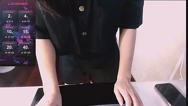 Lee Mi online show from March 5, 2025, 2:01 pm