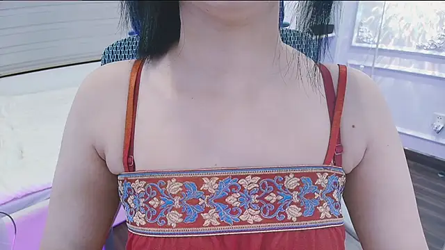 Lee Mi online show from October 8, 2025, 2:04 pm