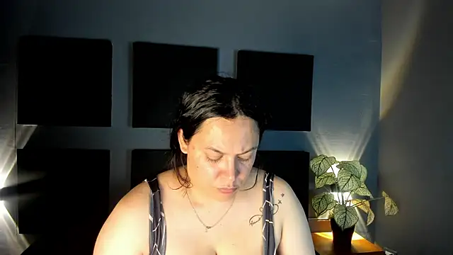 Biiancacox online show from September 19, 2025, 3:08 am