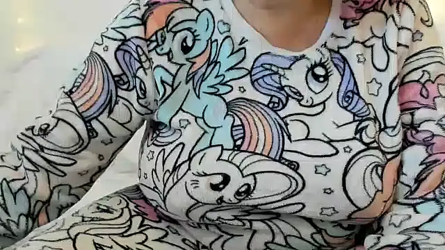 Snapshot of IsraeliMilf chatting on February 25, 2025, 7:42 am IsraeliMilf online show from February 25, 2025, 7:42 am