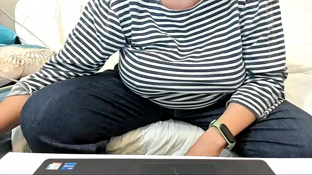 Snapshot of IsraeliMilf chatting on March 4, 2025, 7:54 pm IsraeliMilf online show from March 4, 2025, 7:54 pm