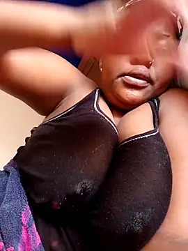 queennapal online show from February 26, 2026, 8:13 am