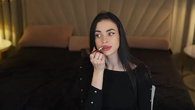 Tina Breeze online show from December 5, 2025, 11:52 am