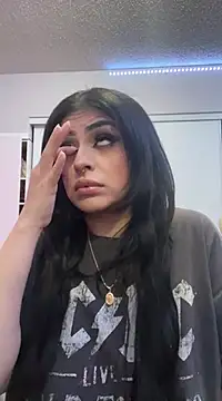 ThickerThanYoBitch online show from January 5, 2025, 3:11 am