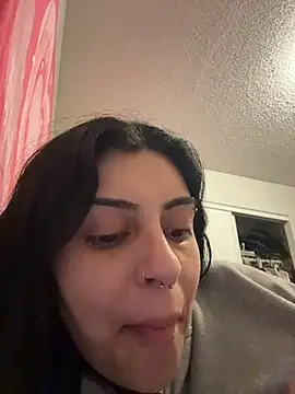 Snapshot of ThickerThanYoBitch chatting on February 6, 2026, 2:20 pm ThickerThanYoBitch online show from February 6, 2026, 2:20 pm