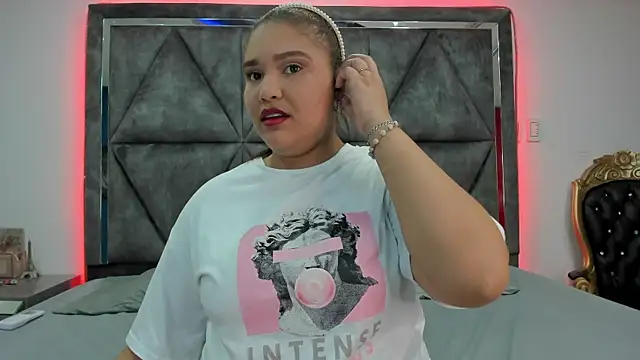 Snapshot of Danielaandximena chatting on December 22, 2024, 2:49 am Danielaandximena online show from December 22, 2024, 2:49 am