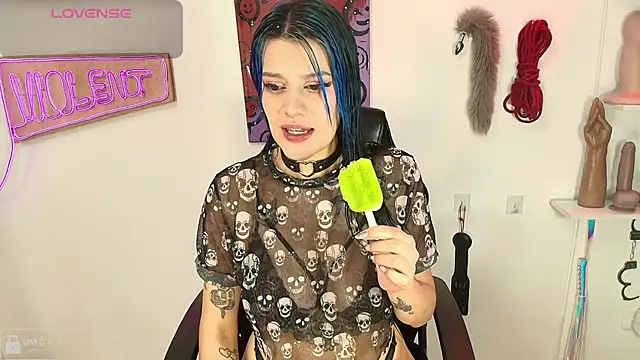 Violet-Queen online show from March 2, 2025, 11:20 pm