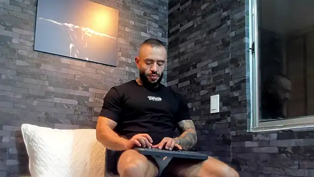 BruceDallas online show from October 12, 2025, 11:26 pm