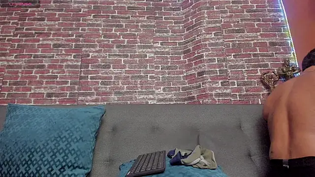 curt xxx online show from January 17, 2025, 4:39 am