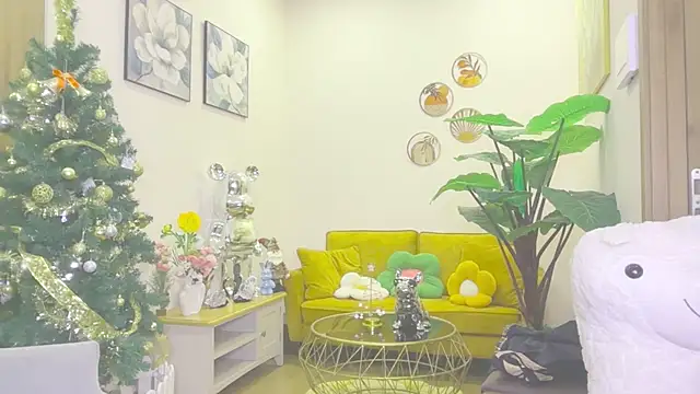 Snapshot of Monalisadon018 chatting on February 16, 2026, 2:46 pm Monalisadon018 online show from February 16, 2026, 2:46 pm