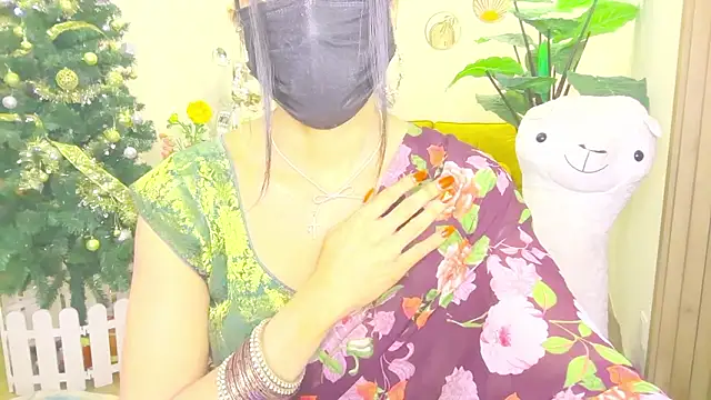 Snapshot of Monalisadon018 chatting on February 18, 2026, 6:09 am Monalisadon018 online show from February 18, 2026, 6:09 am