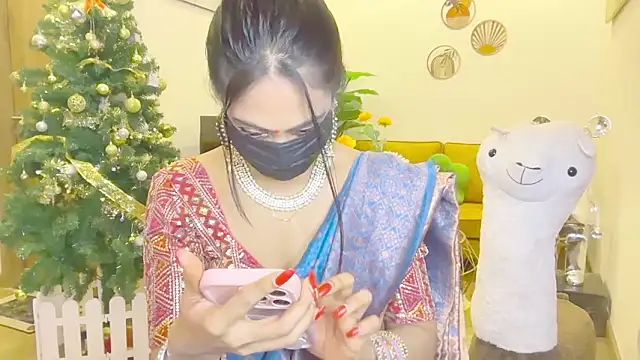 Snapshot of Monalisadon018 chatting on February 26, 2026, 6:56 am Monalisadon018 online show from February 26, 2026, 6:56 am