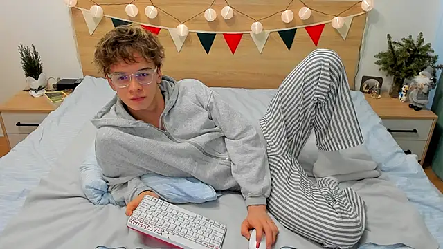 Fandi 777 online show from January 8, 2025, 9:53 am