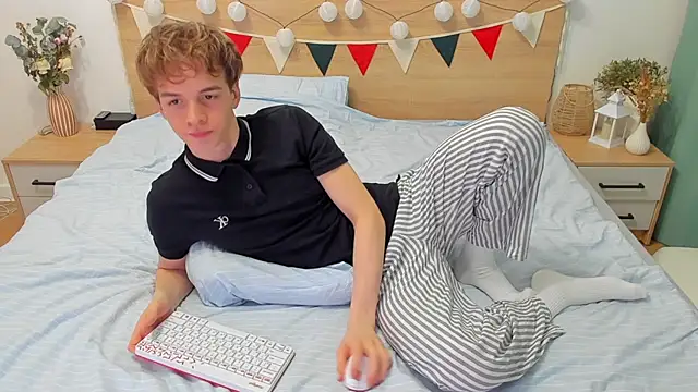 Fandi 777 online show from March 11, 2025, 4:18 pm