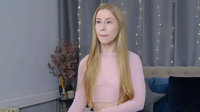 VioletiSwone online show from February 26, 2025, 5:20 am