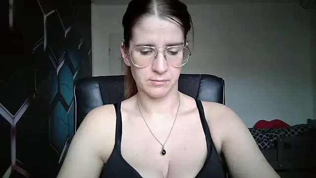 KayaRose online show from September 28, 2025, 2:11 pm
