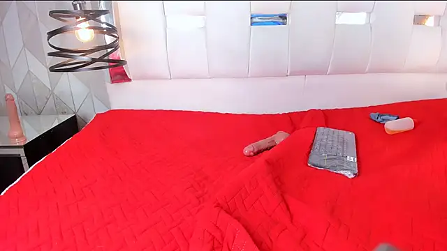 RileyThompson1 online show from February 2, 2025, 9:40 am