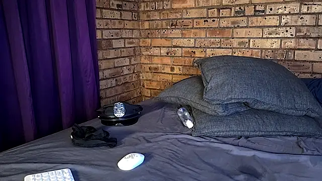 Astoria Moon online show from December 13, 2024, 7:10 pm