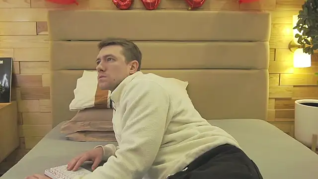 EthanPinkman online show from February 11, 2026, 4:28 am